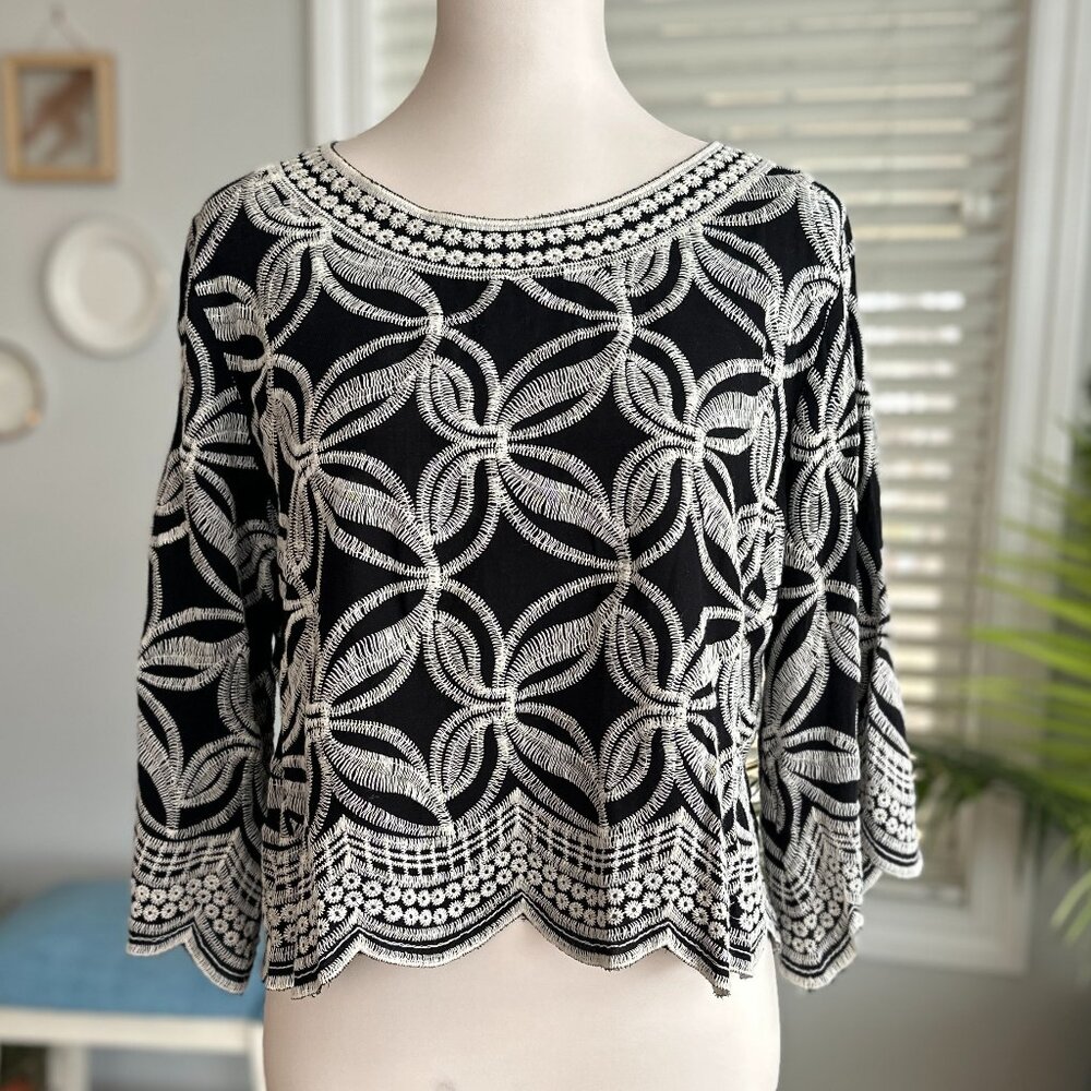 Solitaire for Anthropologie Black and White Embroidered Crop Blouse NWT Sz L